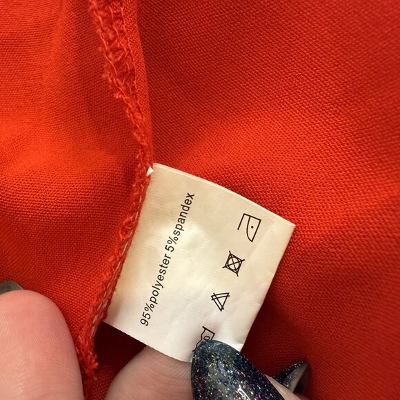 Red Off The Shoulder Blouse‎ - Picture 6 of 6